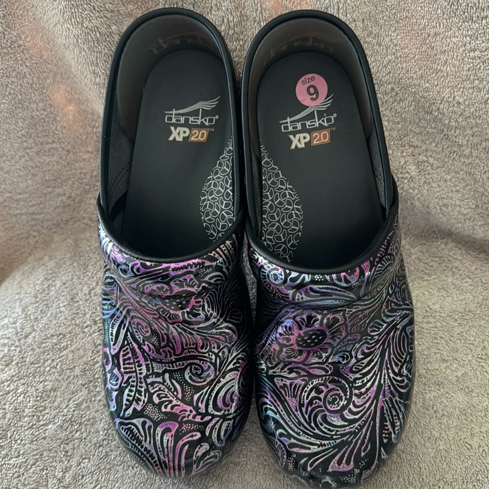Dansko Size 39 (US 8.5-9) Professional Nursing Clog - Metallic Rose Print